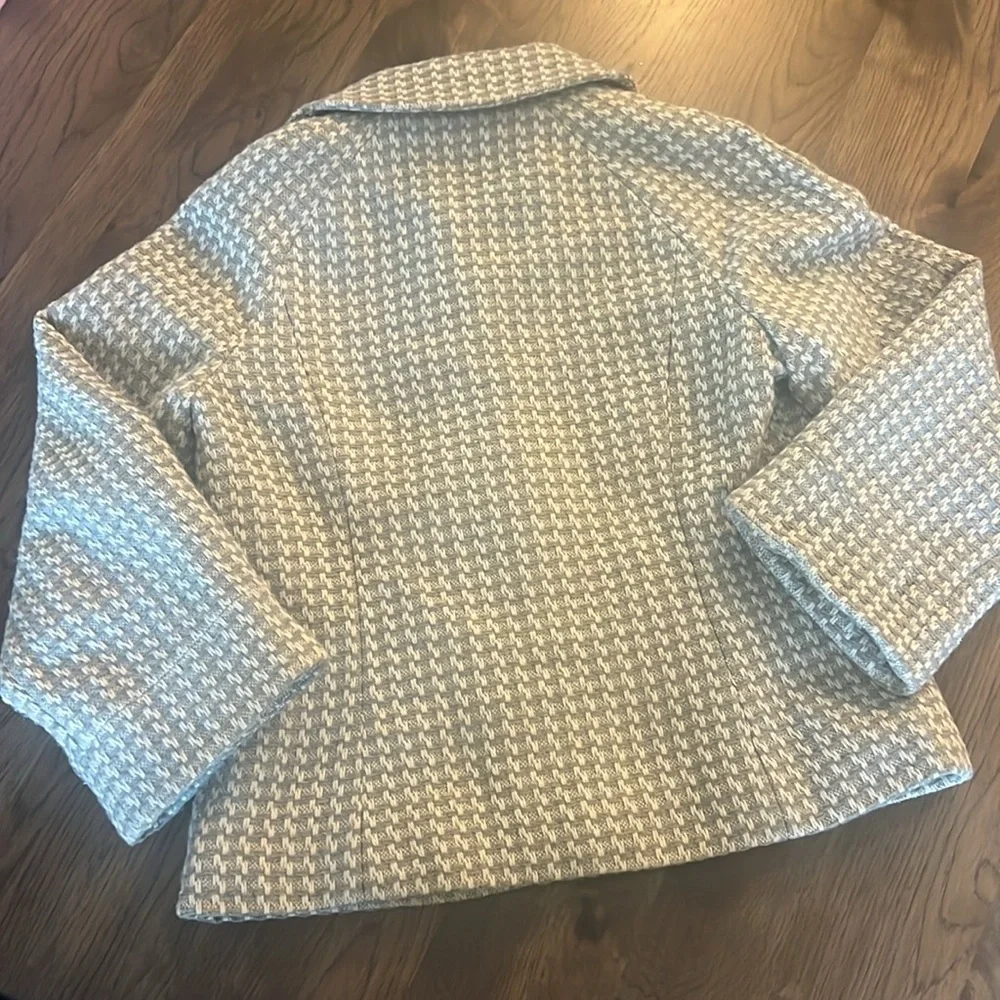 Anne Klein Light Grey/White Tweed Jacket With Pockets Size 6